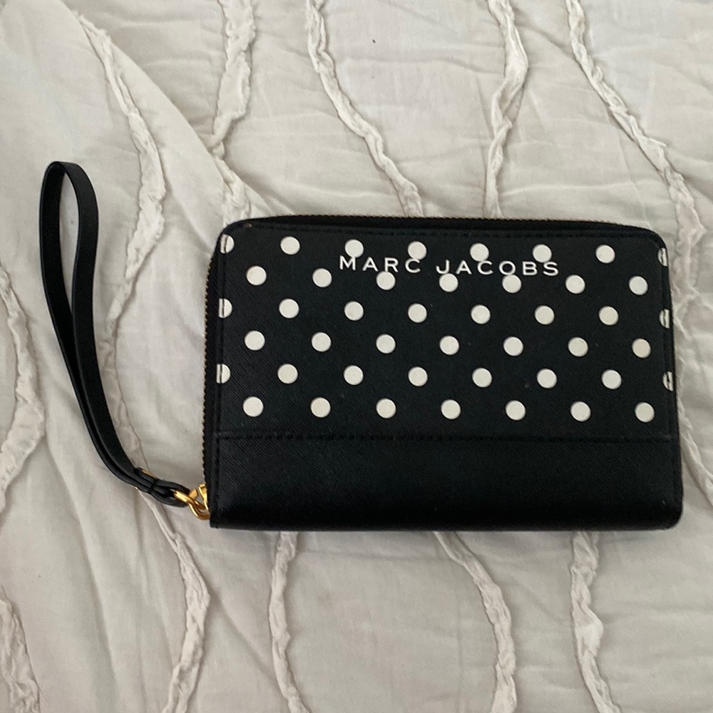 Marc Jacobs wristlet wallet